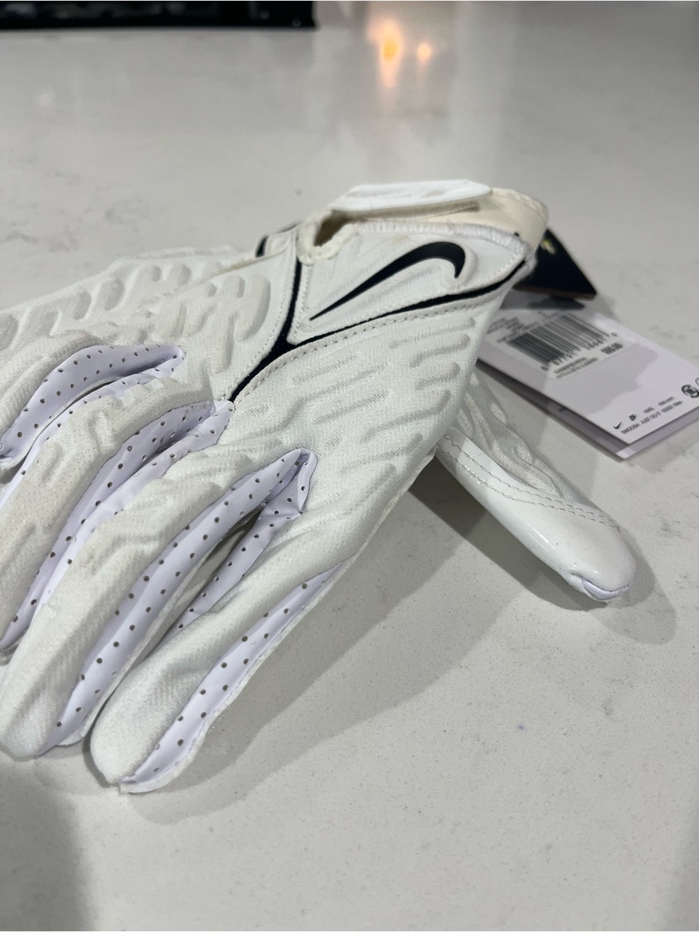 Nike White and Black Men's Athletic Gloves